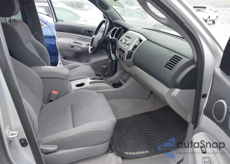 2005 Toyota Tacoma Base V6 z USA, uszkodzony, nr VIN 5TELU42N95Z077863